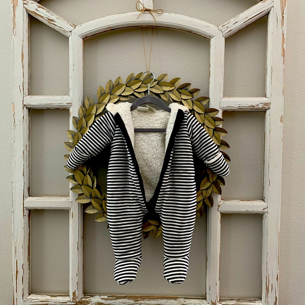 Koala Baby Boutique navy and white stripe bunting size Newborn.